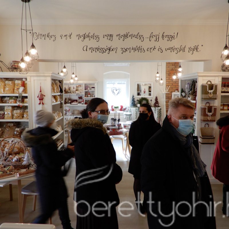 Megnyílt az Apáti Ízek Kereskedőház 23